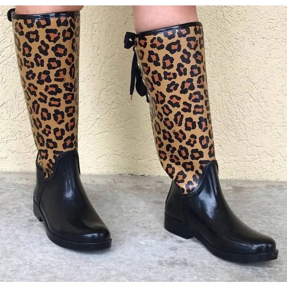 COACH TRISTEE CLASSIC ANIMAL PRINT LACE UP CORSET LOGO RAIN BOOTS, EUC, SZ 10